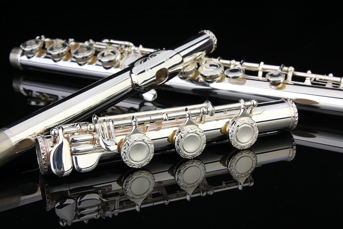 Hand Engraved Silver Plated 17 Hole C Flute with Case M236067